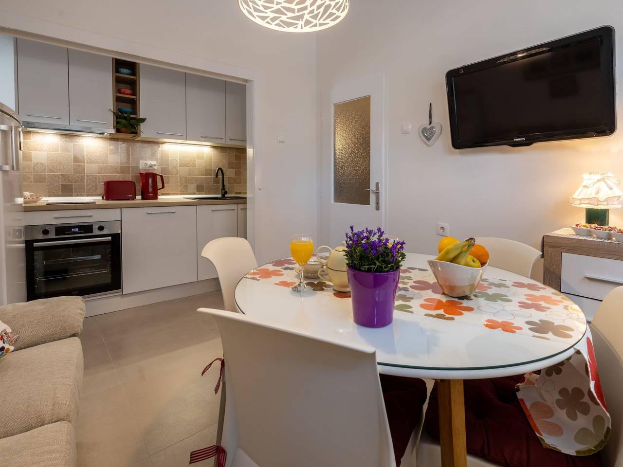 Ganze Wohnung, Apartment mit kleiner Terrasse in Makarska, Makarska Riviera