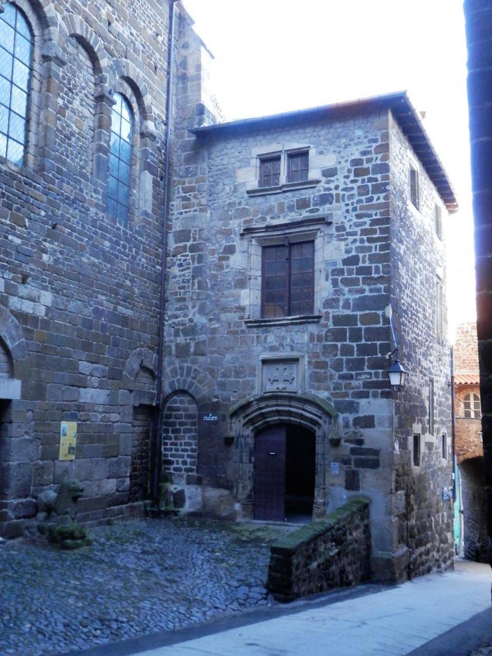 Chambres La Prévôté - Randonneurs et Pèlerins - Ancien couvent contre la Cathédrale in Le Puy-en-Velay, Haute-Loire