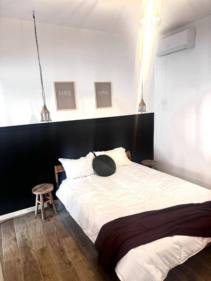Appartement entier, One-Bedroom Apartment in Miramas, Côte méditerranéenne (France)