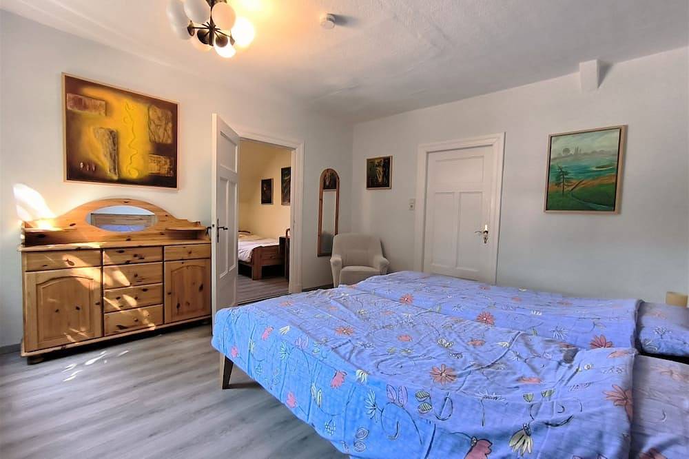 Ganze Wohnung, Hensen: Fewo mit überdachter Terrasse im Ortskern von Tarp - Ferienwohnung in Tarp, Grünes Binnenland