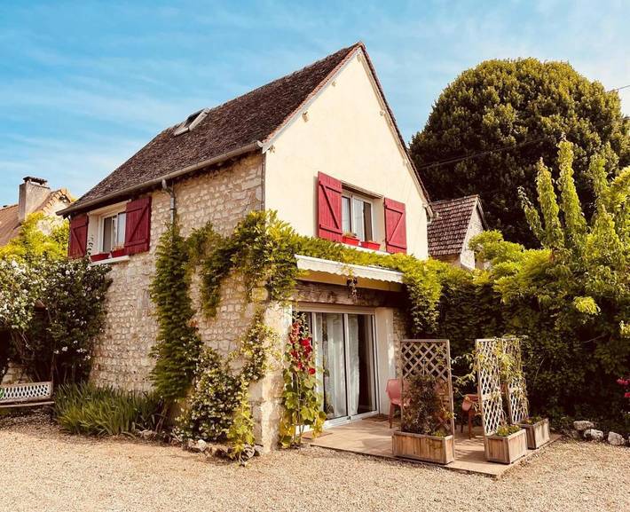 Gîte pour 4 personnes, avec terrasse à Port-Mort