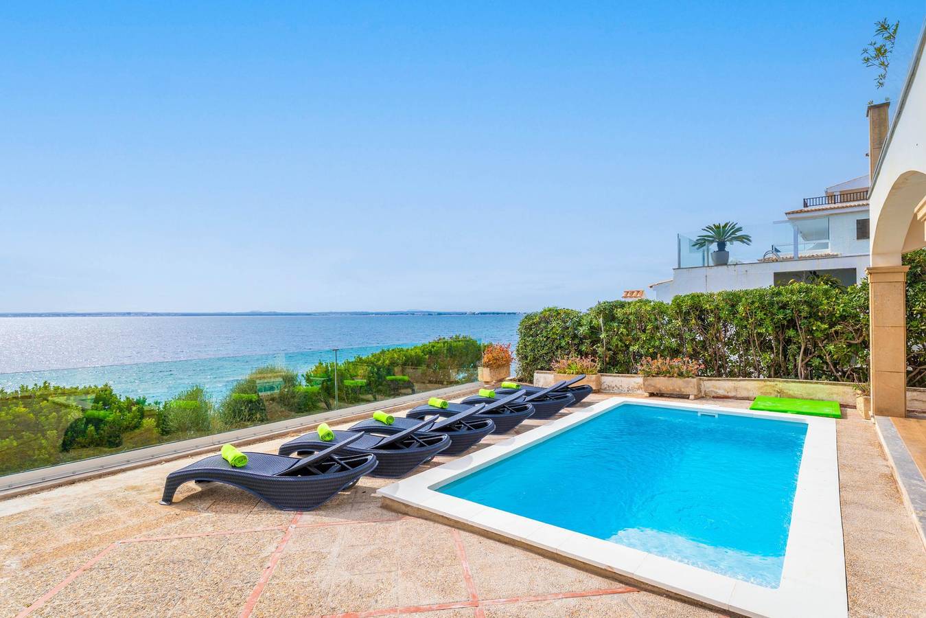 Villa Can Torrens - Chalet con piscina privada con vistas al mar en Alcanada y Wifi Gratis in Alcanada, Alcúdia