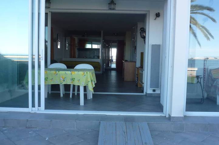 Location de vacances pour 5 personnes, avec terrasse dans Port Camargue