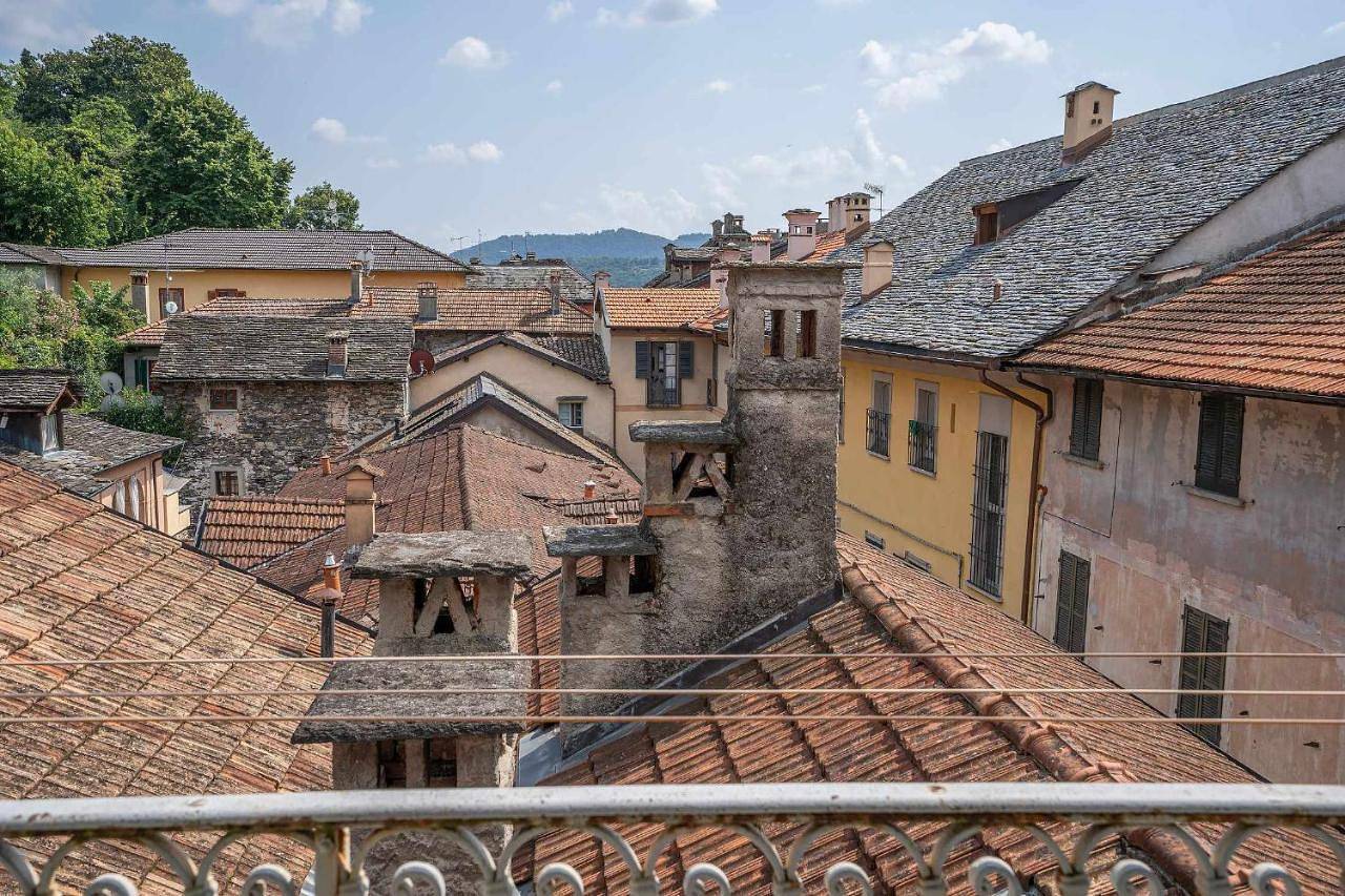 Ganze Wohnung, Julia's Appartamento nella piazza principale in Orta San Giulio, Ortasee