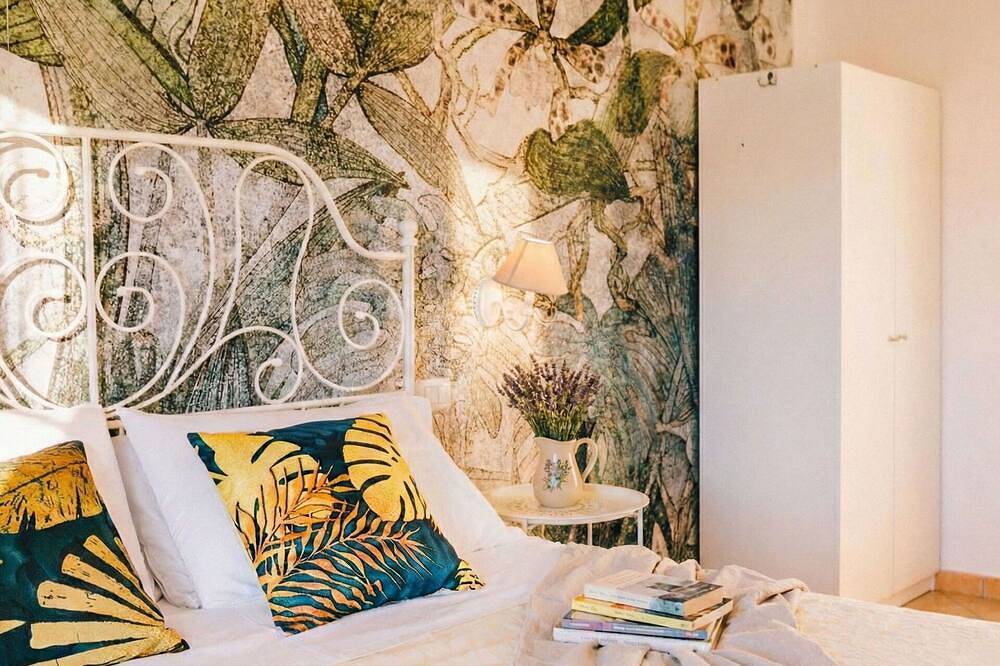 Entire apartment, Nice apartment for 6 people with Wifi, A/C, Tv, patio and pets allowed in Santa Maria Navarrese, Ogliastra Province