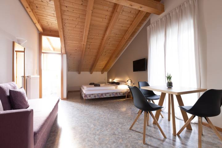 Ferienwohnung für 3 Personen, mit Balkon und Garten
