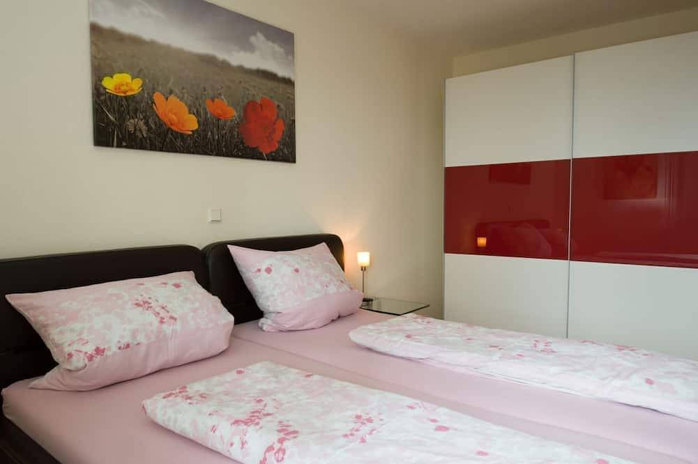 Geheel appartement, Balkon op het zuiden met verre uitzichten in Saarbrücken, Saargau