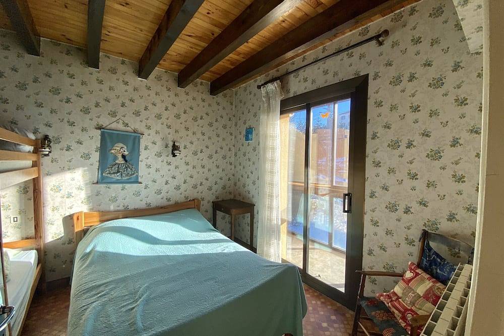 Appartement entier, Appartement T3 à Formiguères - 6 pers., cheminée, véranda, parking - Proche commerces et pistes in Formiguères, Parc naturel régional des Pyrénées catalanes