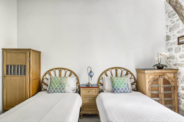 Location de vacances pour 8 personnes, avec jacuzzi ainsi que balcon et jardin à Roquebrune - 4