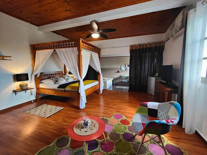 Chambre d’hôte pour 5 personnes, avec jardin ainsi que piscine et jacuzzi sur l' Île de la Réunion - 4