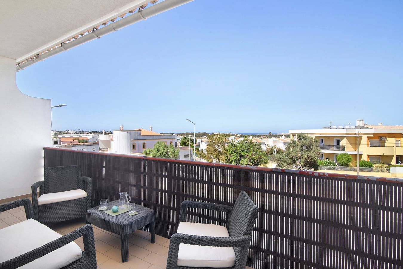 Appartamento intero, Appartamento 'Salgados Sea View' con piscina condivisa, Wi-Fi e aria condizionata in Guia, Distretto di Faro