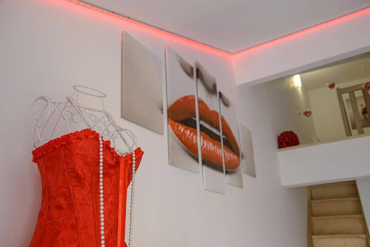 Appartement entier, Love Room - Suite romantique avec spa privatif in Le Puy-en-Velay, Haute-Loire