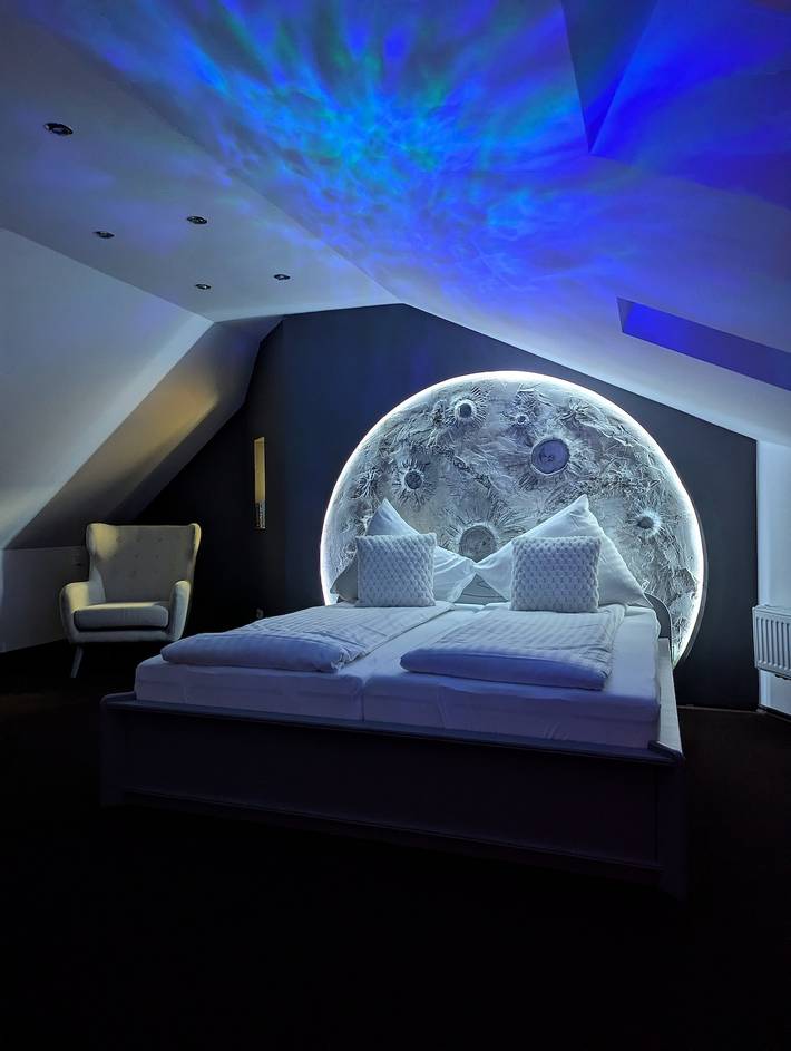 Ferienwohnung für 3 Personen, mit Whirlpool und Balkon sowie Sauna und Garten, kinderfreundlich in Rhön-Bayern