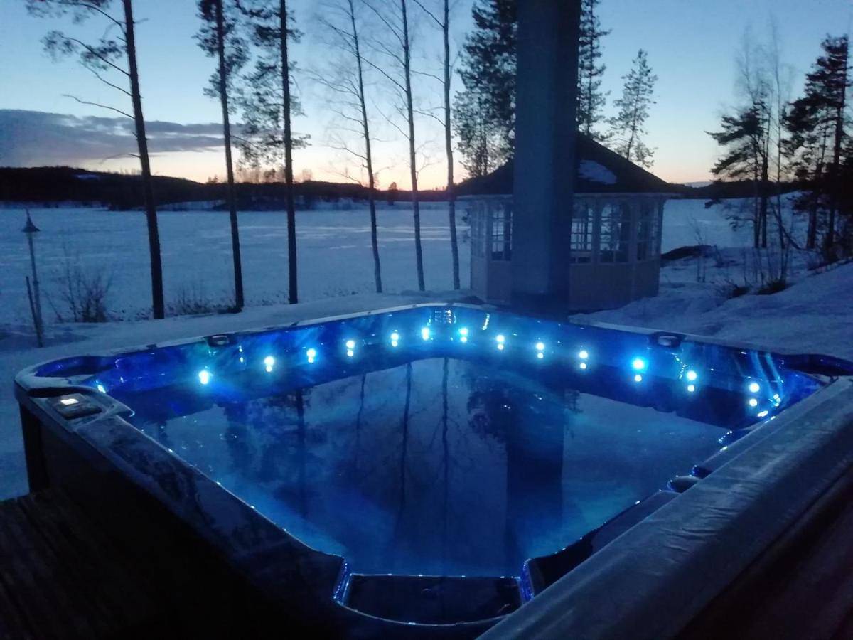 Villa Rantakallio with jacuzzi in Parikkala, Südkarelien