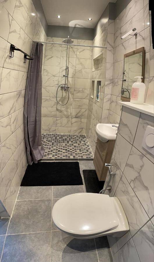 Gîte pour 6 personnes, avec jardin à Loos