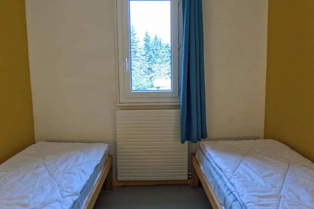 Geheel appartement, Les Monts Jura 3P6S - Two Bedroom Apartment, Sleeps 6 in Lélex, Parc naturel régional du Haut-Jura