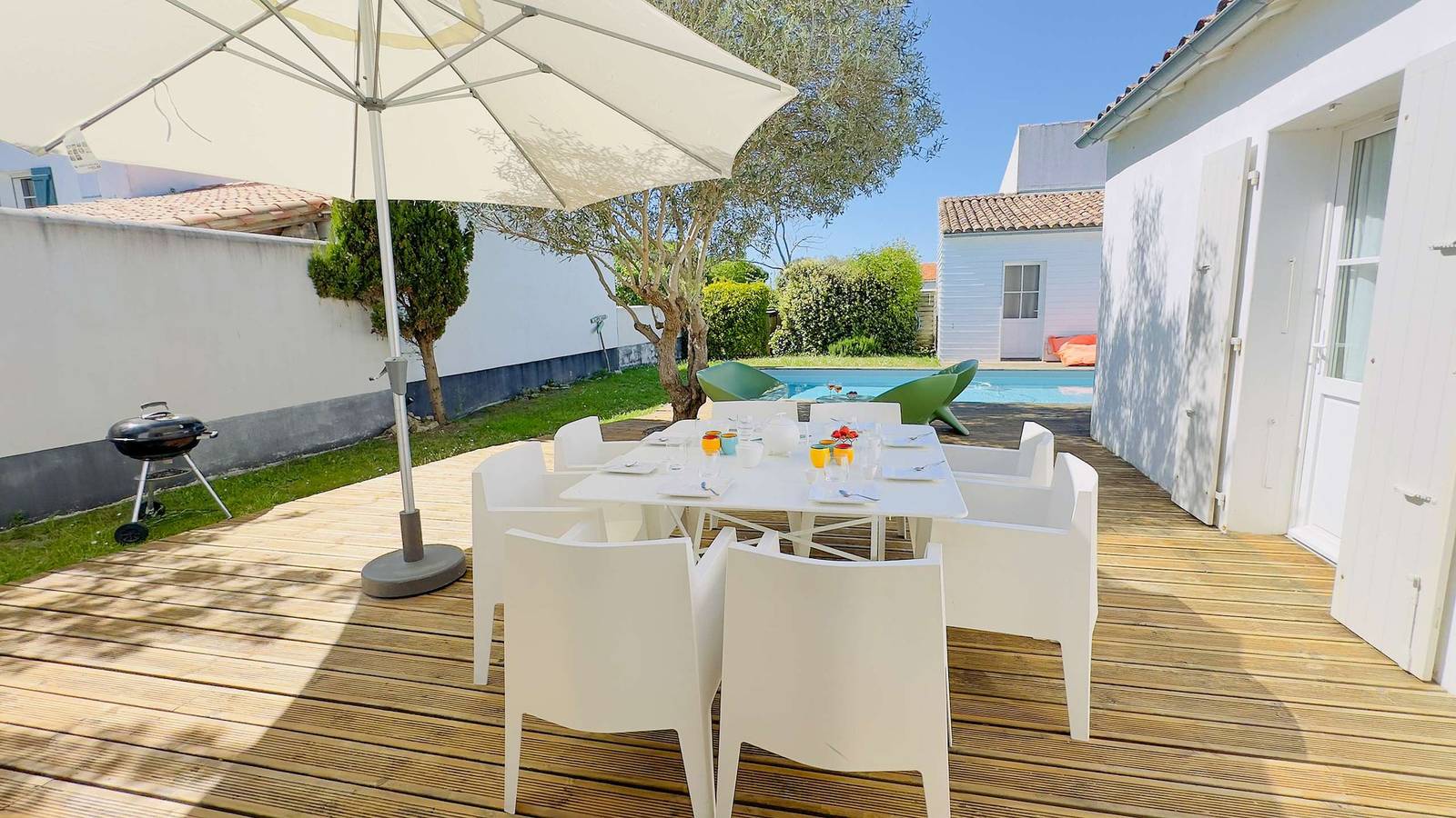 Apartamento vacacional entero, Superb villa with swimming pool in the village in Saint-Clément-des-Baleines, Región de La Rochelle