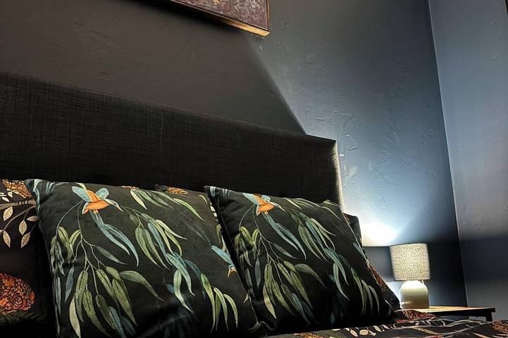 Stonehaven Donegal Town- Luxury Stylish Townhouse, Sleeps 6, Pet-Friendly Stay in Donegal, County Donegal