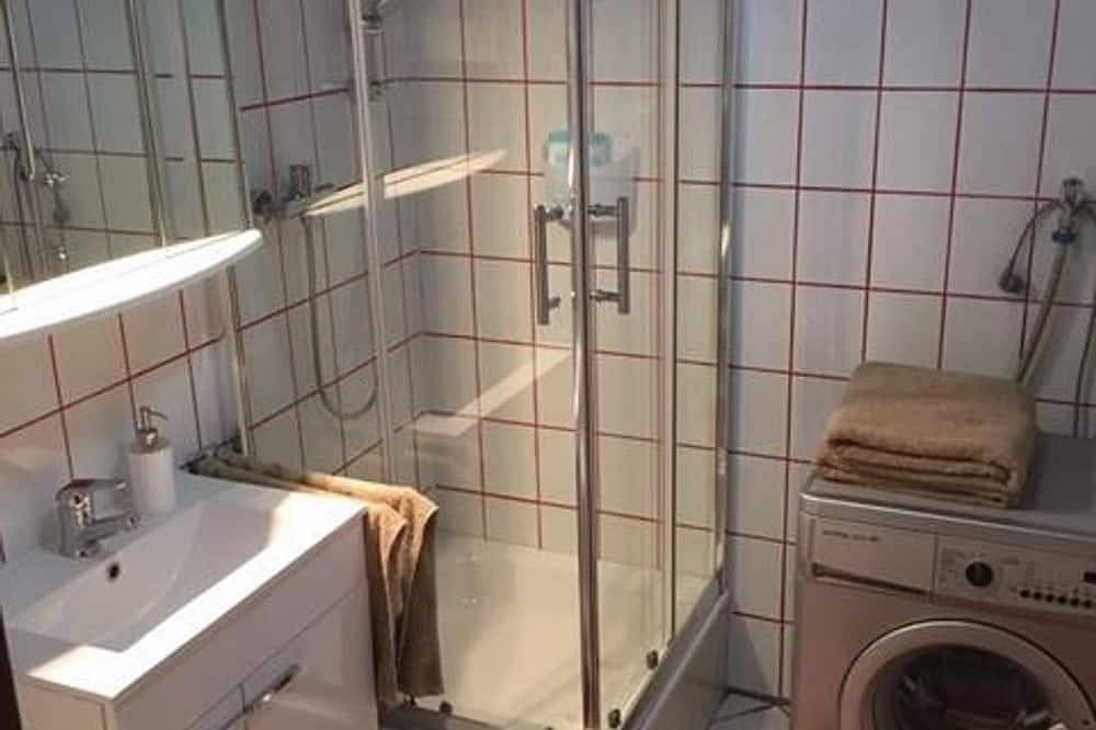 Ganze Wohnung, Friedhelm Meyer-Beer - Appartement/Fewo, Dusche, Wc, Wohn-/Schlafraum in Bendorf, Mittelrhein