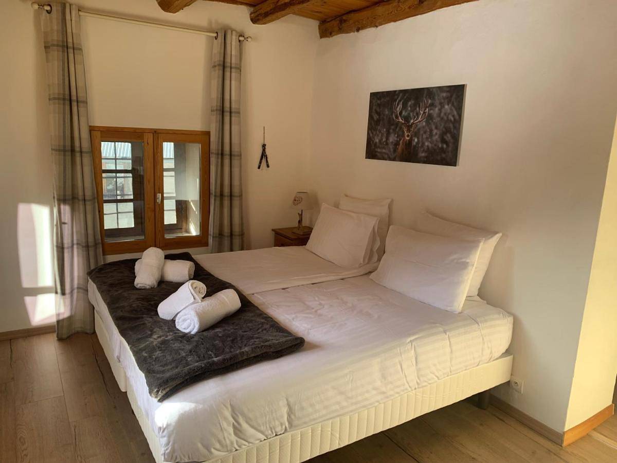 Double Room with Balcony in Névache, Région de Briançon