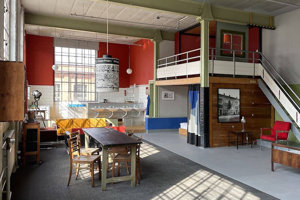 Entire apartment, 116 m² large loft in the industrial style, in the middle of the Leipzig Cotton Mill in Alt-West, Leipzig