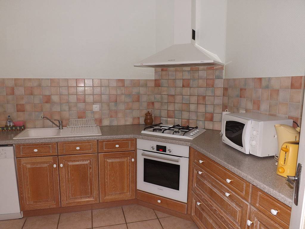 Maison plain-pied pour 6 personnes avec grand jardin in Marmanhac, Région d'Aurillac