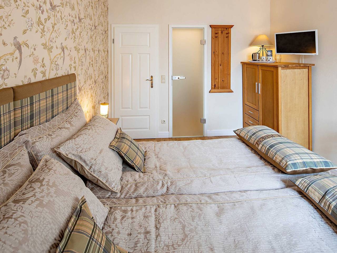 Ganze Ferienwohnung, Alte Schlossbrauerei B&B - Zimmer: Amsel in Bad Wildungen, Waldecker Land