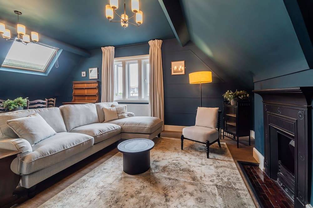 Entire apartment, One Bed Luxury Hoylake Penthouse in Merseyside