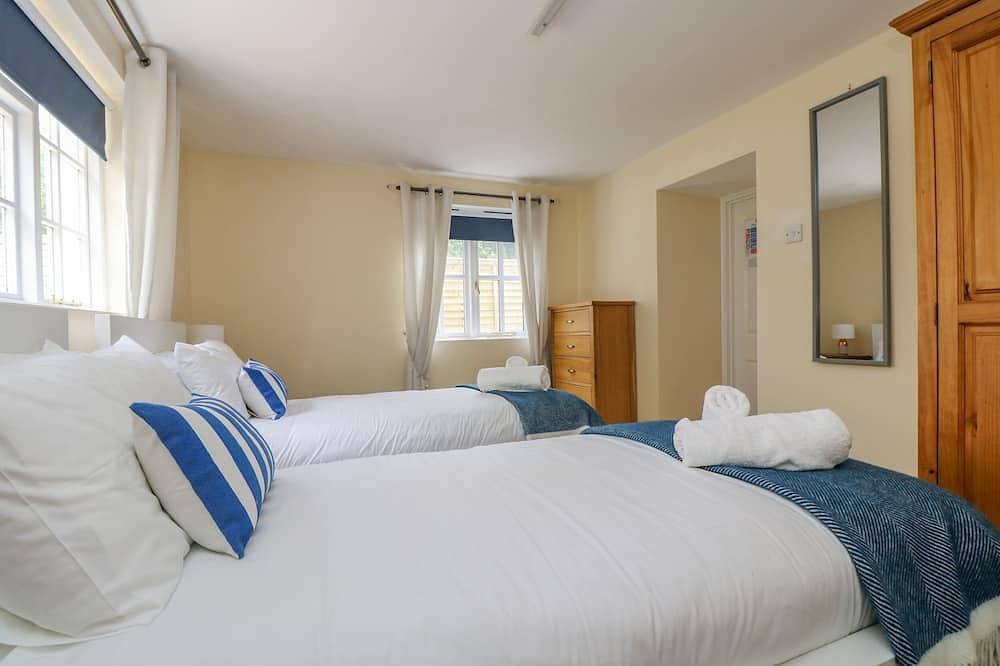 9 Copes Gardens, pet friendly, with open fire in Truro in Truro, Cornualles