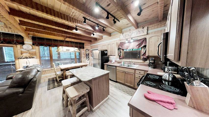 Glamping for 6 people, with hot tub and terrace in Great Smoky Mountains National Park