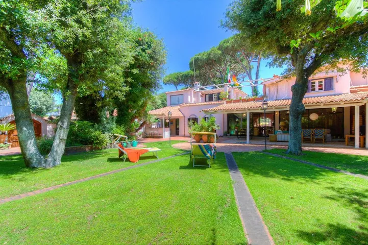 Chalet para 11 personas, con jardín y terraza además de vistas y piscina, Se admiten mascotas - 1