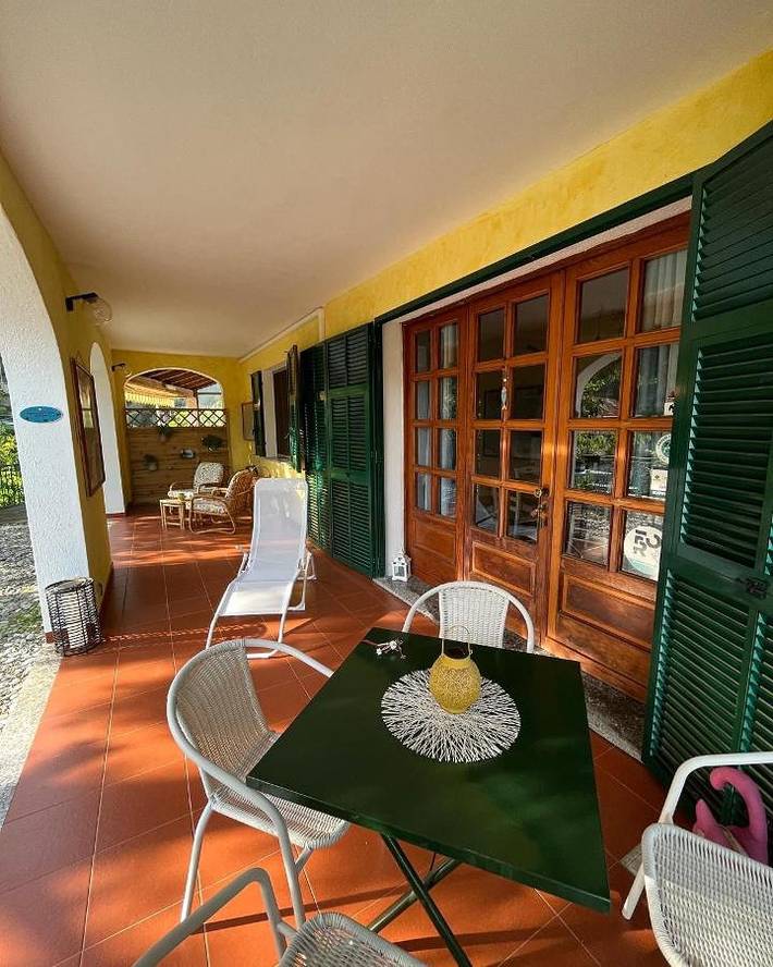 Ferienwohnung für 4 Personen, mit Balkon und Terrasse sowie Garten und Ausblick in Finale Ligure