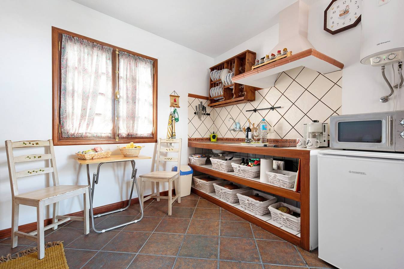 Apartamento entero, Apartamento vacacional 'La Casita Canaria' con vistas al mar, terraza compartida y Wi-Fi in La Tierra del Trigo, Los Silos