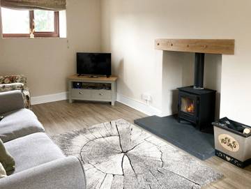 Log Cabin for 4 People in Herefordshire, West Midlands, Photo 2