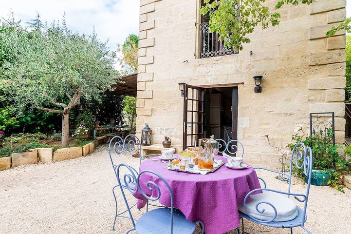 Maison de vacances pour 2 personnes, avec jardin et terrasse à Uzès
