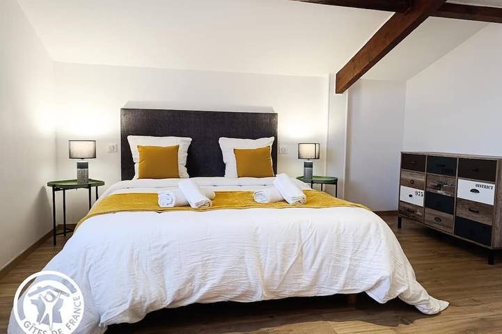 Location de vacances pour 8 personnes, avec jardin, animaux acceptés à Cuzance - 2