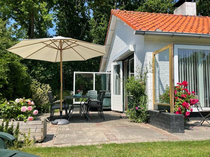Ferienhaus für 4 Personen, mit Balkon/Terrasse und Terrasse sowie Garten