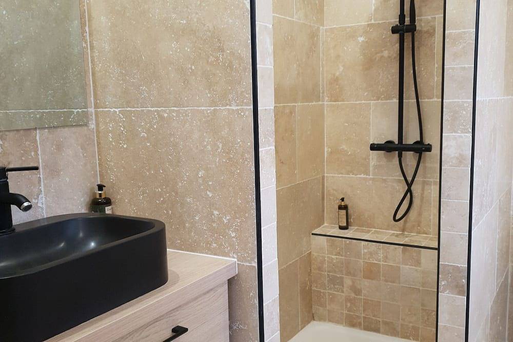 King-Cama de Matrimonio o Dos Camas-Baño privado con ducha-Terraza in Macinaggio, Rogliano