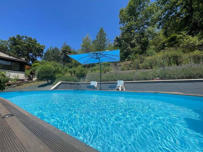 Maison d’hôte pour 2 personnes, avec Terrasse et Jardin ainsi que Piscine et Vue