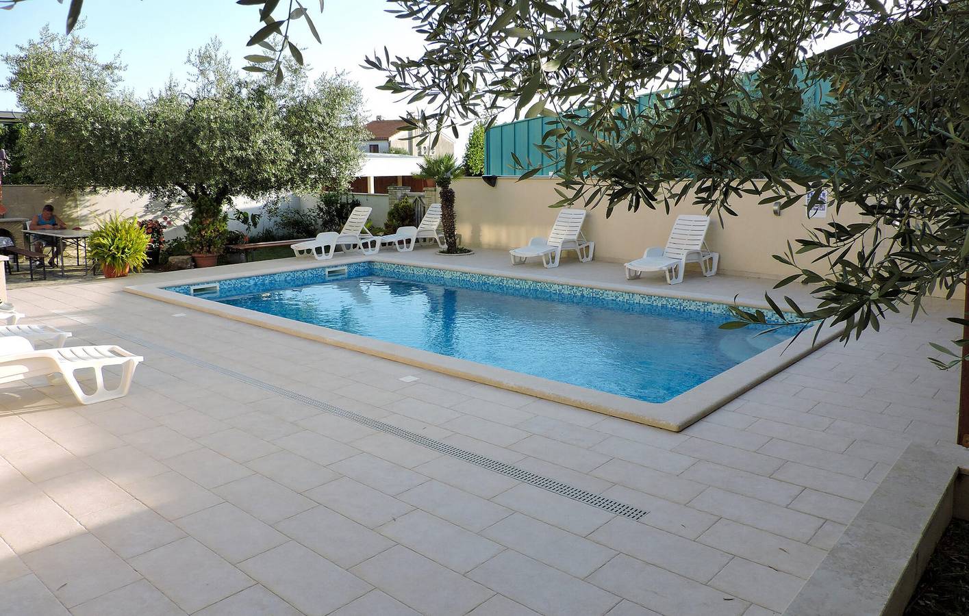 Appartamento intero, Appartamento con vista mare, terrazza, parcheggio e Wi-Fi vicino alla spiaggia di Fažana in Dignano (Grad), Costa meridionale dell´Istria