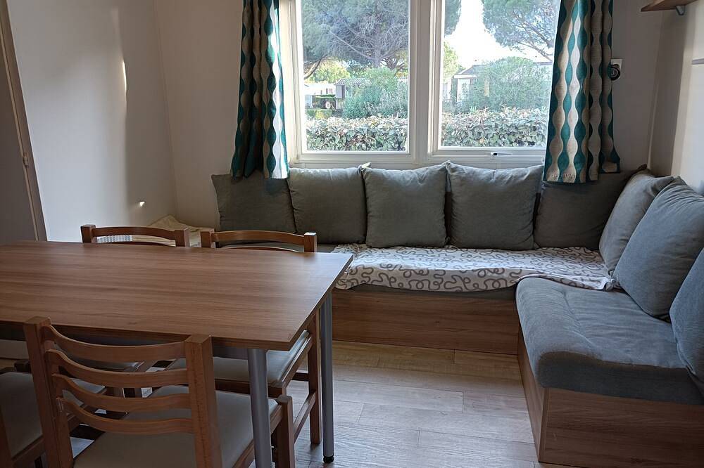 Mobilhome terrasse, jardin, près de Montpellier et de la mer dans un camping 4 * in Lattes, Côte méditerranéenne (France)