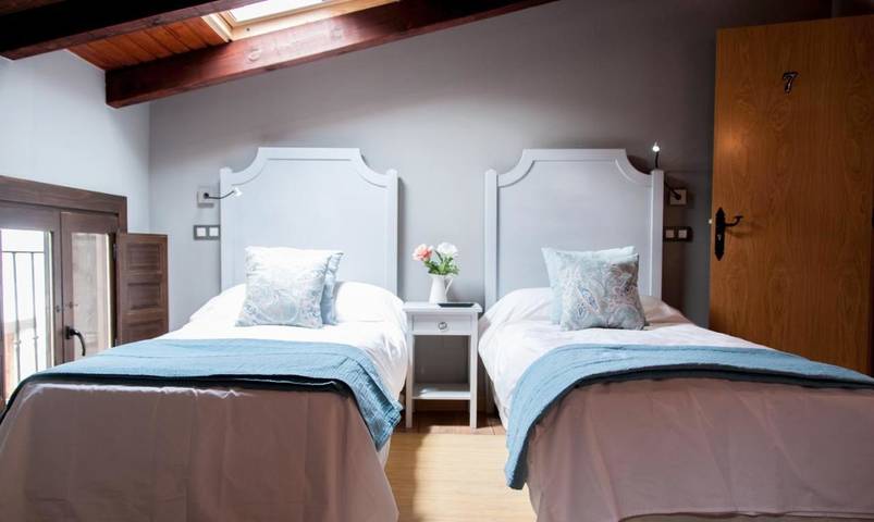 Hotel para 3 personas, con balcón en Provincia de Burgos - 2