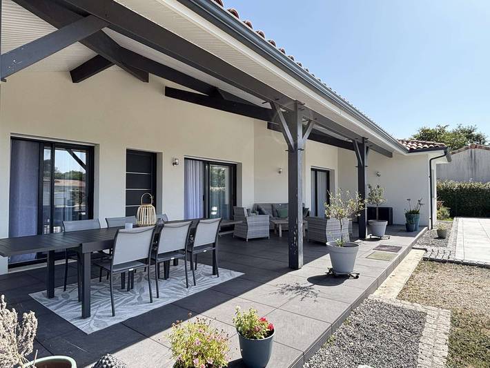 Gîte pour 8 personnes, avec piscine dans Port d'Hourtin - 2