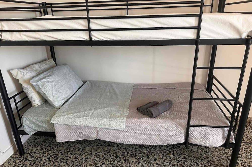 Ganze Wohnung, Agioi Theodoroi Beachview Chic Modern Apt in Agii Theodori, Korinthia