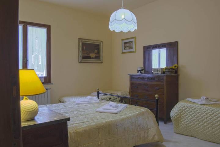 Chambre d’hôte pour 2 personnes, avec Terrasse et Jacuzzi ainsi que Jardin et Piscine dans Ombrie - 4