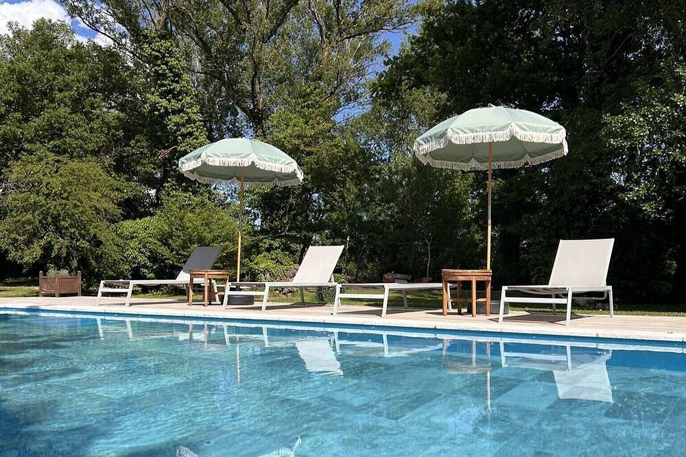 Chambres d'hôtes provençales avec piscine chauffée au bord du Lez in Montségur-sur-Lauzon, Région de nyons