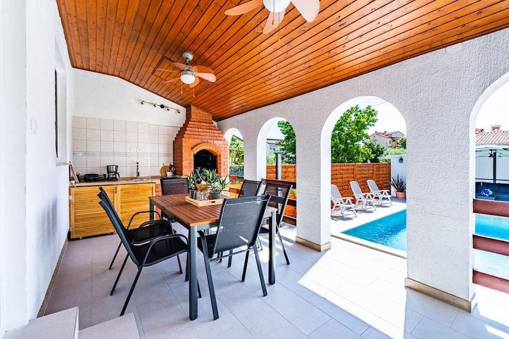 Three-Bedroom Villa in Fazana, Südküste Istrien