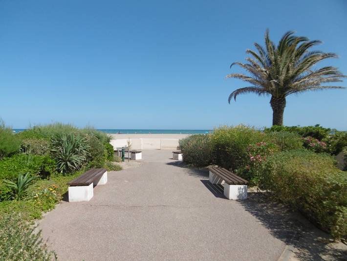 Gîte pour 5 personnes, avec terrasse et piscine dans Plage des Ayguades