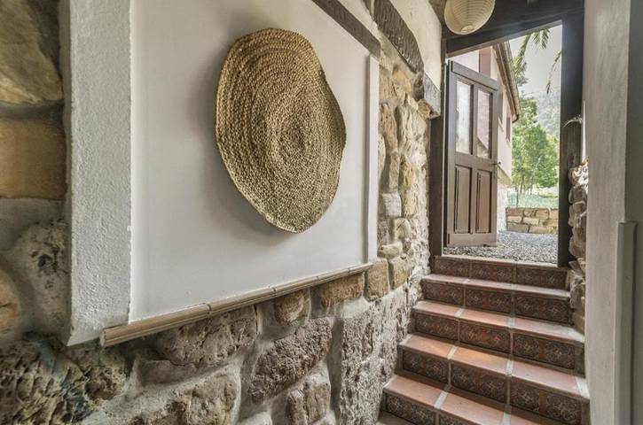 Apartamento para 14 personas, con Balcón y Terraza además de Jardín y Piscina en Caravia