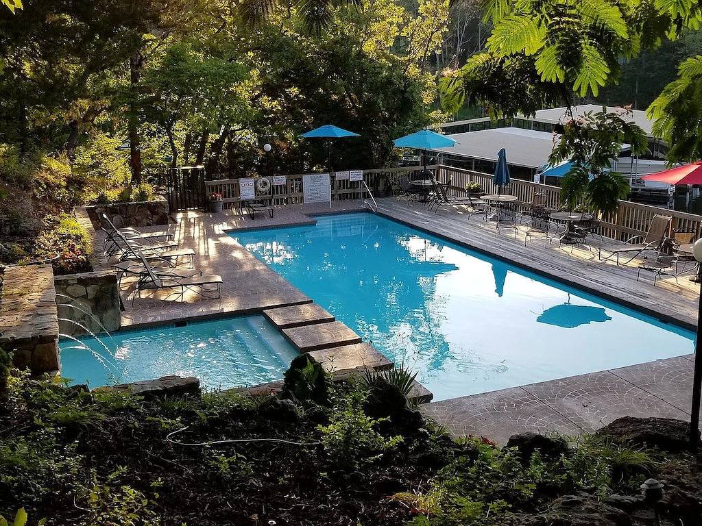 Lakefront Cottage in der Nähe von allem, was der See zu bieten hat. Für 8 Personen in Village of Four Seasons, Lake of the Ozarks